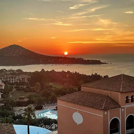 Huuummm C'est La ! Beau T2 Cap Esterel Village Avec Clim ! Διαμέρισμα